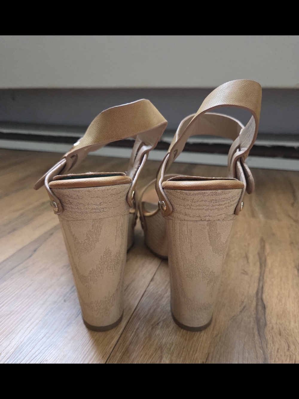 Women’s Call It Spring Tan Suede Platform Heel Sandals with Buckle Strap Size 9 - Picture 6 of 6